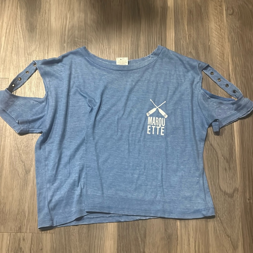Cropped, arm cut out, Marquette t-shirt